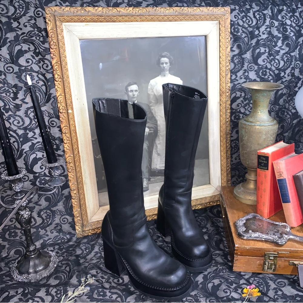 RARE Y2K Steve Madden Leather Platform Boots 8B